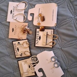 NWT 7 Pairs Of Earrings